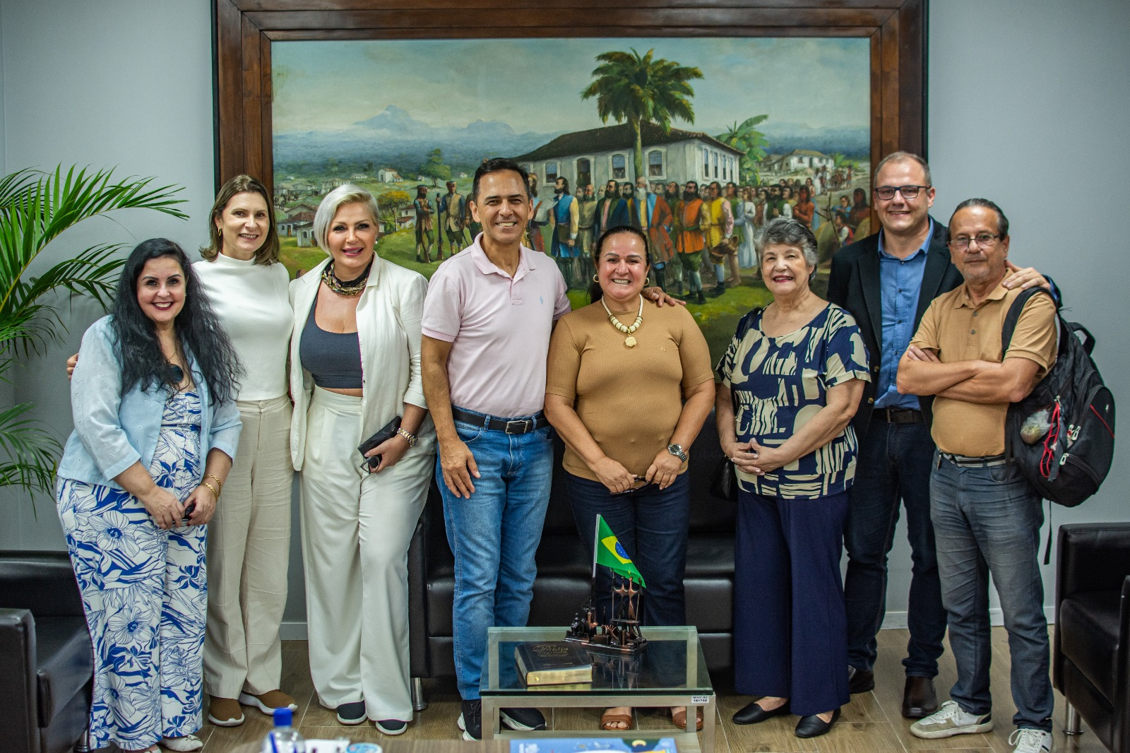 Prefeitura recebe representantes do Instituto Histórico e Geográfico de Paranaguá para discutir preservação e valorização do patrimônio local