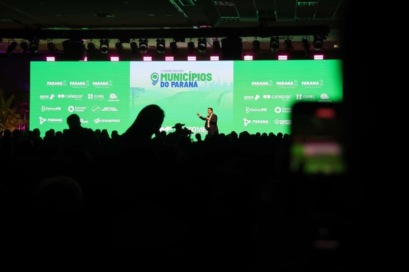 Secretários de Paranaguá participam do I Congresso dos Municípios do Paraná em busca de inovação e fortalecimento da gestão pública
