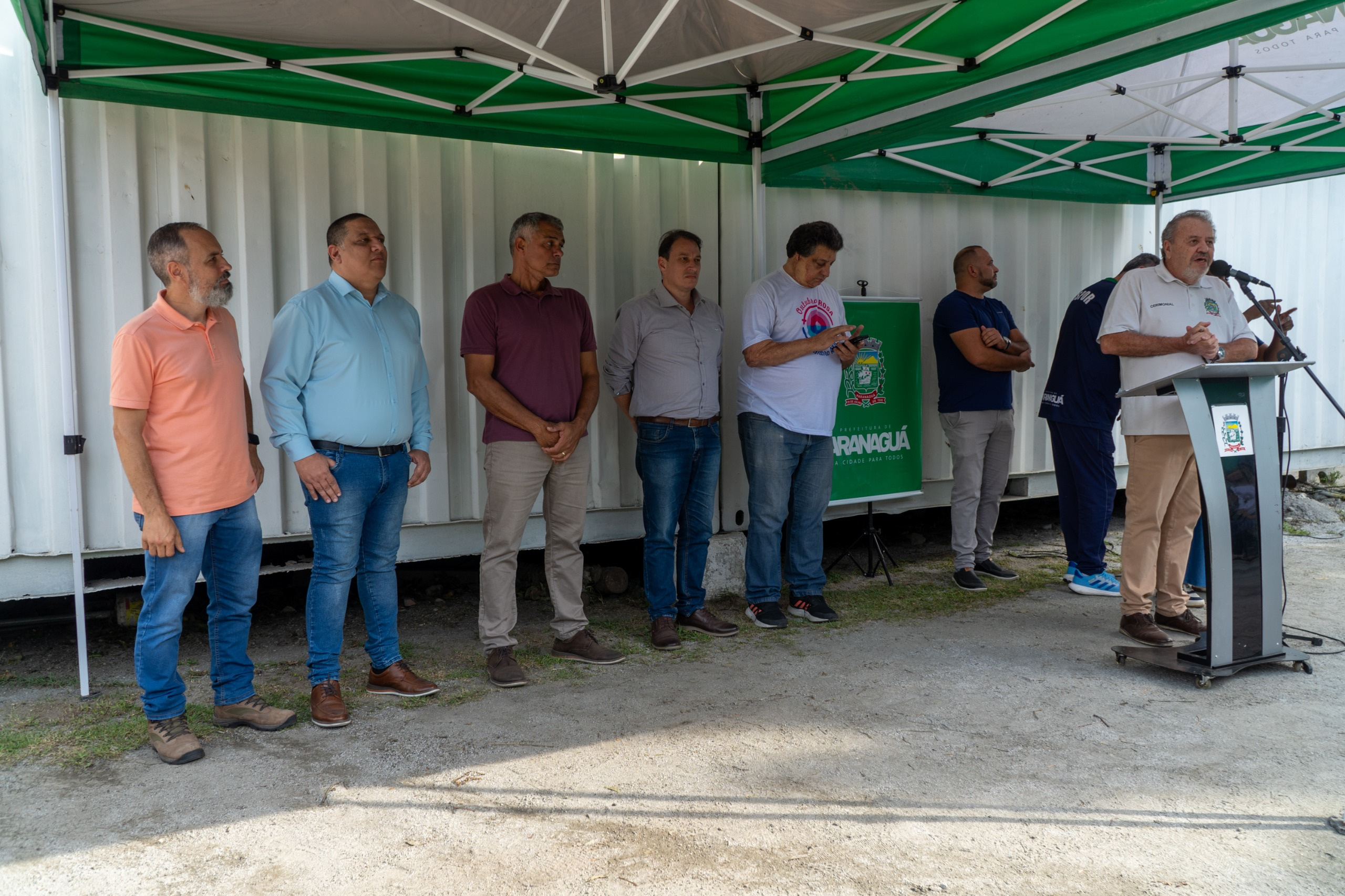 Prefeitura de Paranaguá reforça ações ambientais com novos caminhões voltados para coleta seletiva de recicláveis