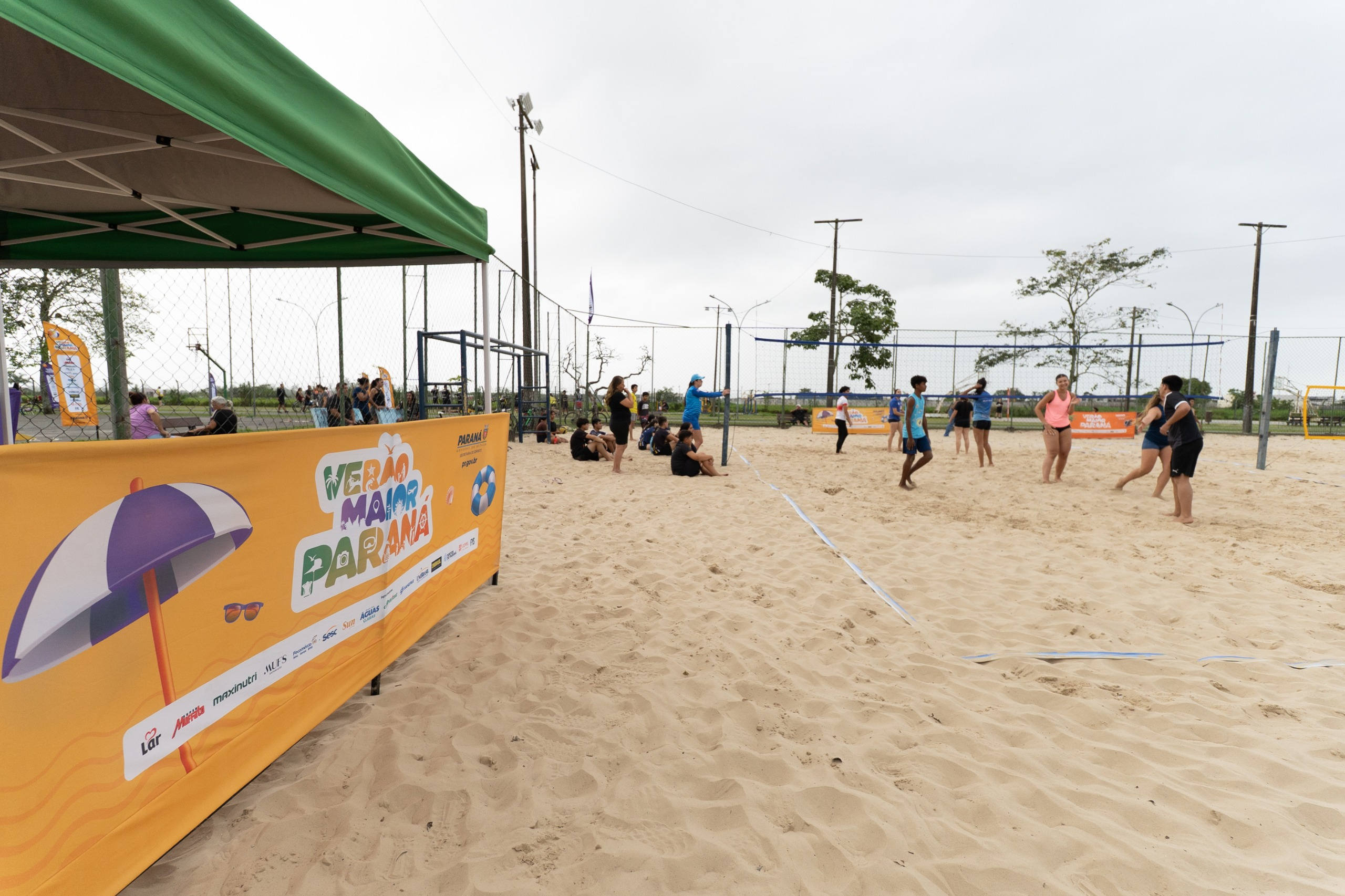 Prefeitura de Paranaguá e Governo do Estado unem forças e levam esporte gratuito à população no Verão Maior Paraná