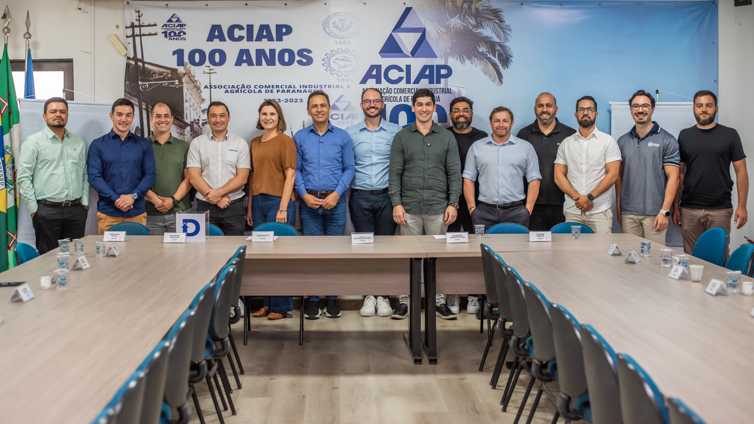 Prefeito Adriano Ramos e vice Fabiana Parro participam de encontro empresarial e detalham ações para o ambiente de negócios