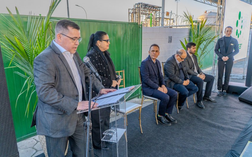 Prefeitura de Paranaguá entrega alvará para Terminal Liquipar e garante geração de novos empregos